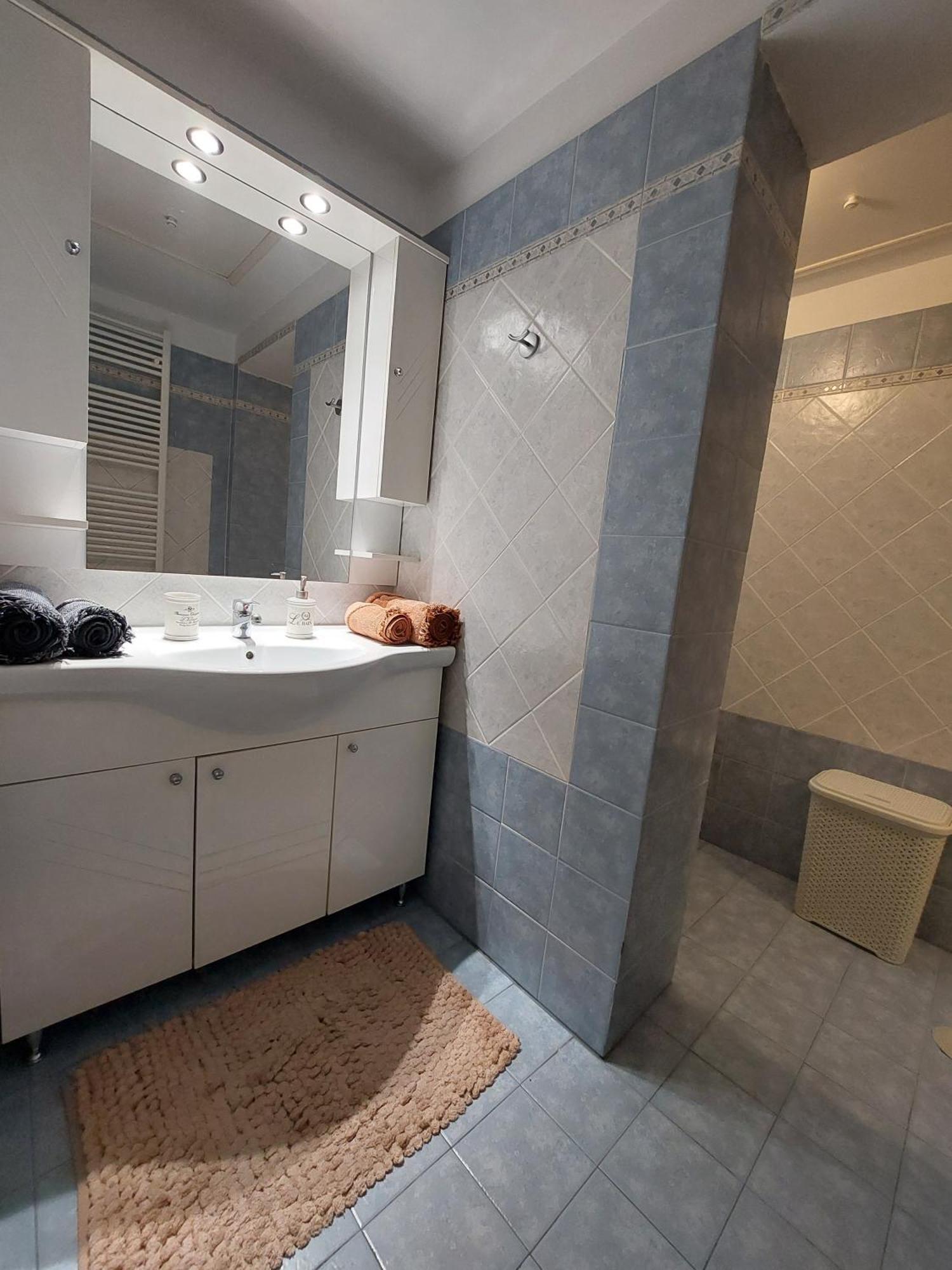 וולוס Despo'S Apartment מראה חיצוני תמונה